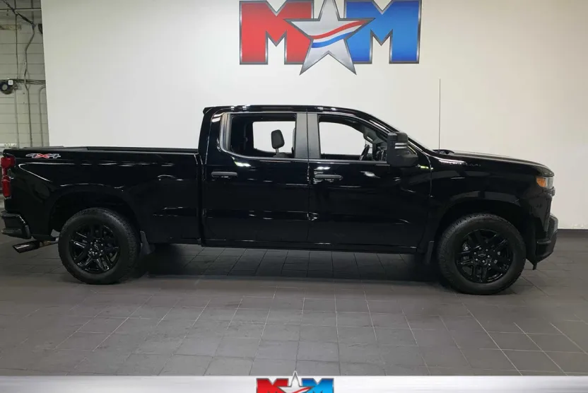 2021 Chevrolet Silverado 1500 Custom photo 1