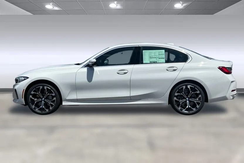 2025 Bmw 330i Sedan photo 1