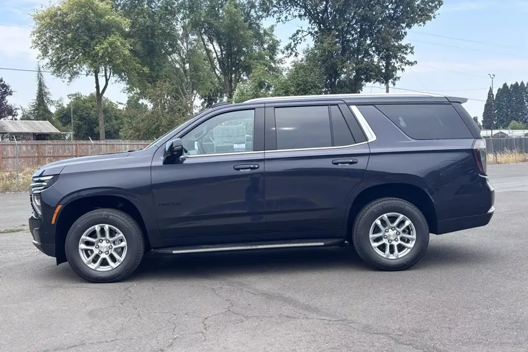 2025 Chevrolet Tahoe LT photo 1