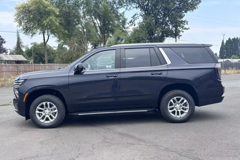 2025 Chevrolet Tahoe LT photo 1