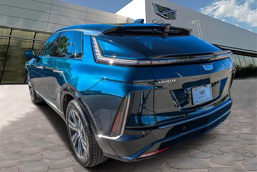 2026 Cadillac Lyriq Luxury photo 1