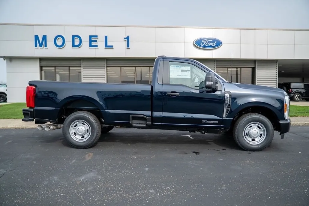 2025 Ford F-250 XL photo 1
