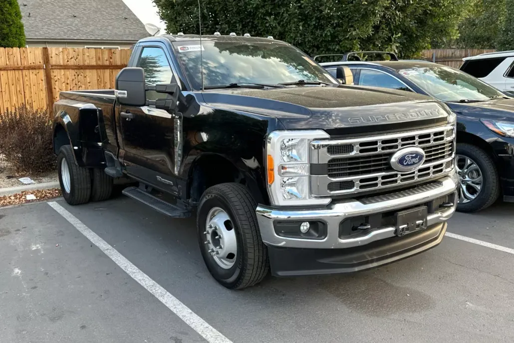 2023 Ford F-350 photo 1