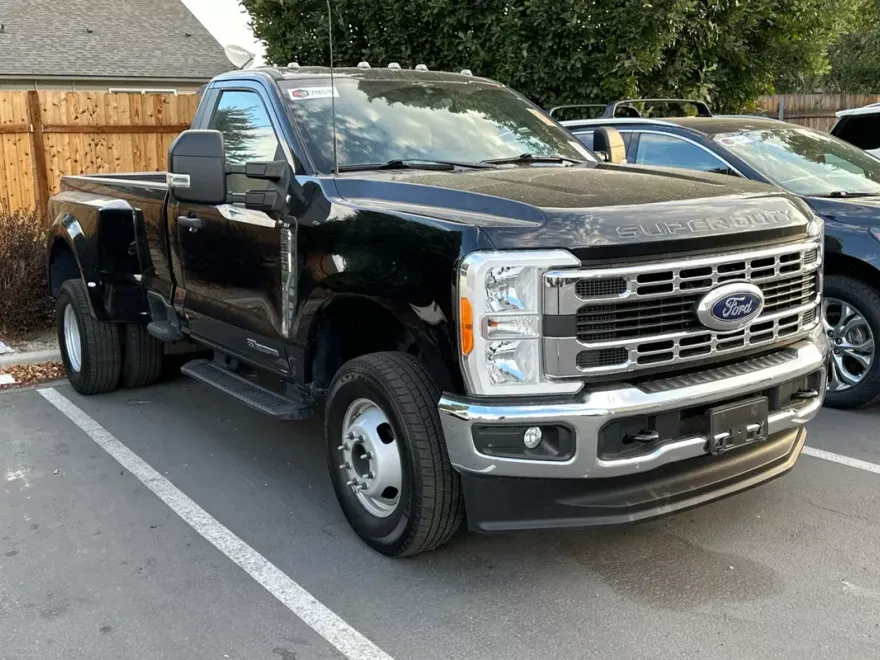 2023 Ford F-350 photo 1