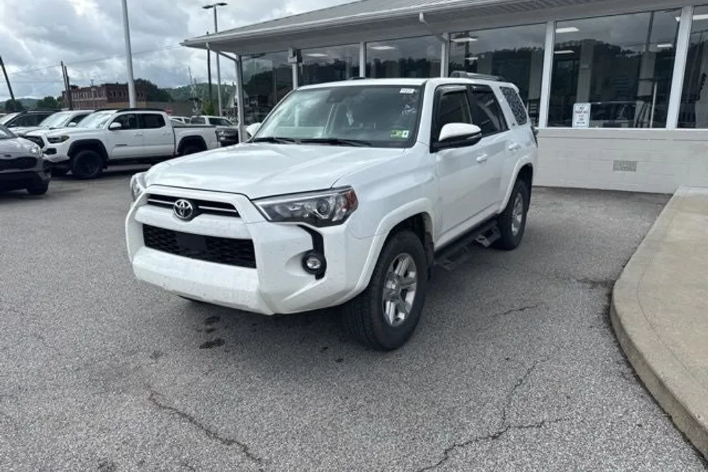 2024 Toyota 4Runner SR5 Premium photo 1