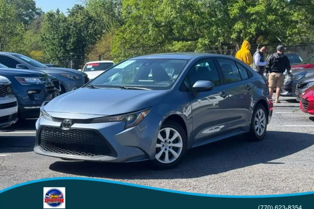 2021 Toyota Corolla LE photo 1