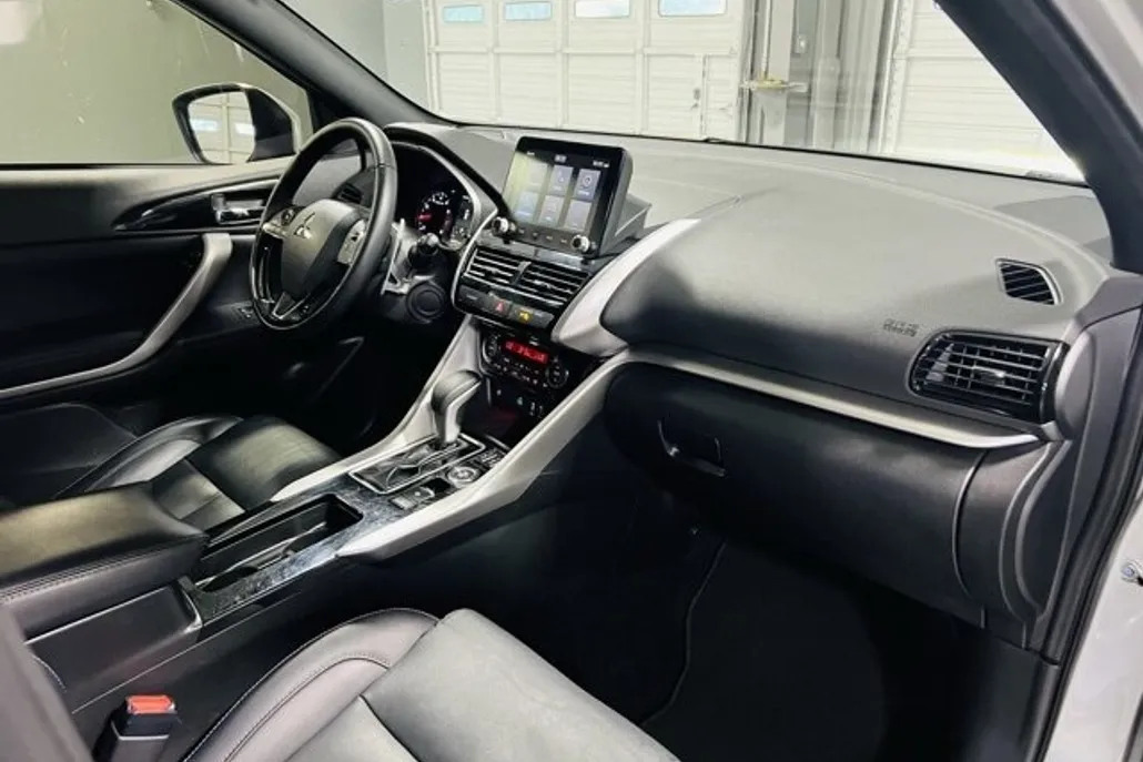 2023 Mitsubishi Eclipse Cross SEL photo 1