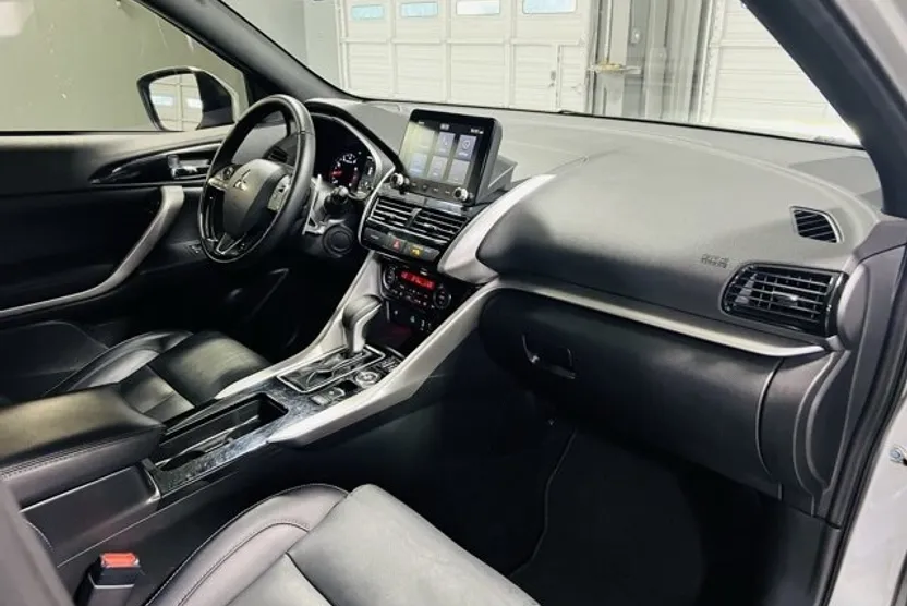 2023 Mitsubishi Eclipse Cross SEL photo 1