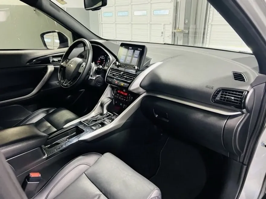 2023 Mitsubishi Eclipse Cross SEL photo 1