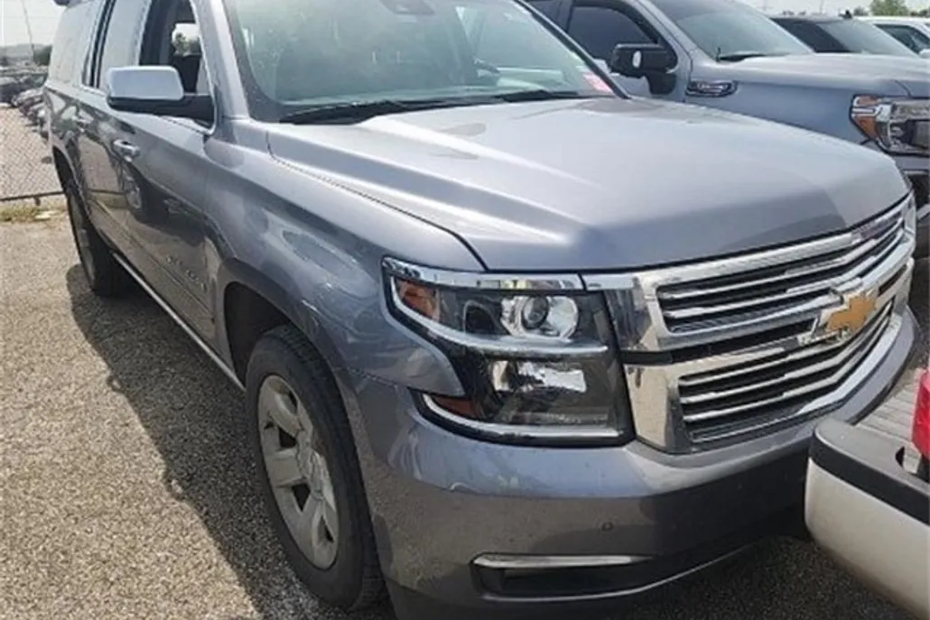 2018 Chevrolet Suburban Premier photo 1