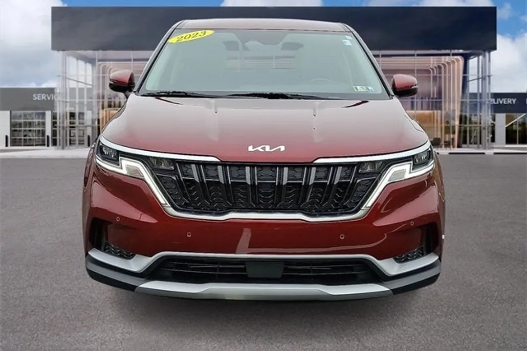 2023 Kia Carnival EX photo 1