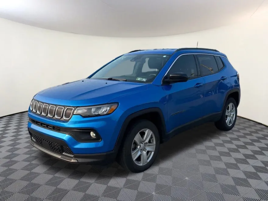 2022 Jeep Compass Latitude photo 1