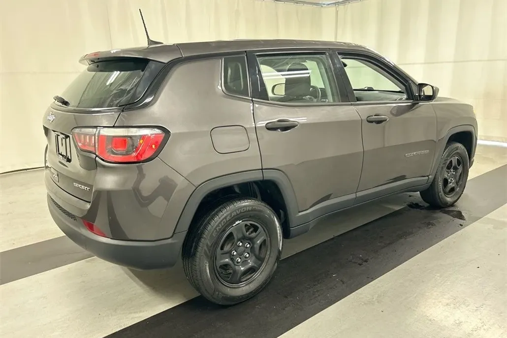 2020 Jeep Compass Sport photo 1