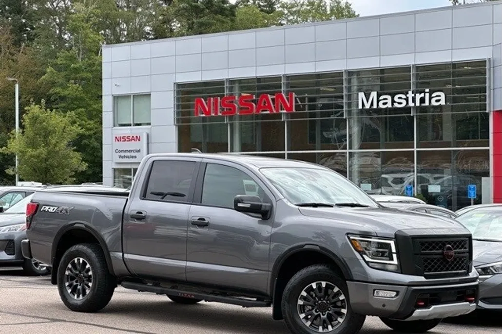 2024 Nissan Titan PRO-4X photo 1