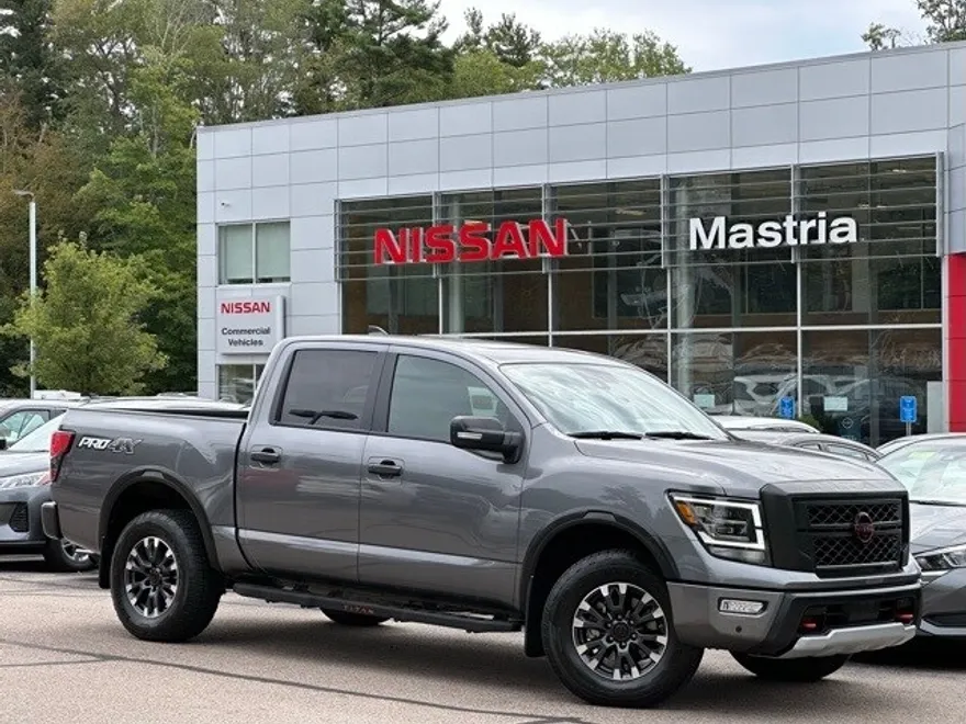 2024 Nissan Titan PRO-4X photo 1