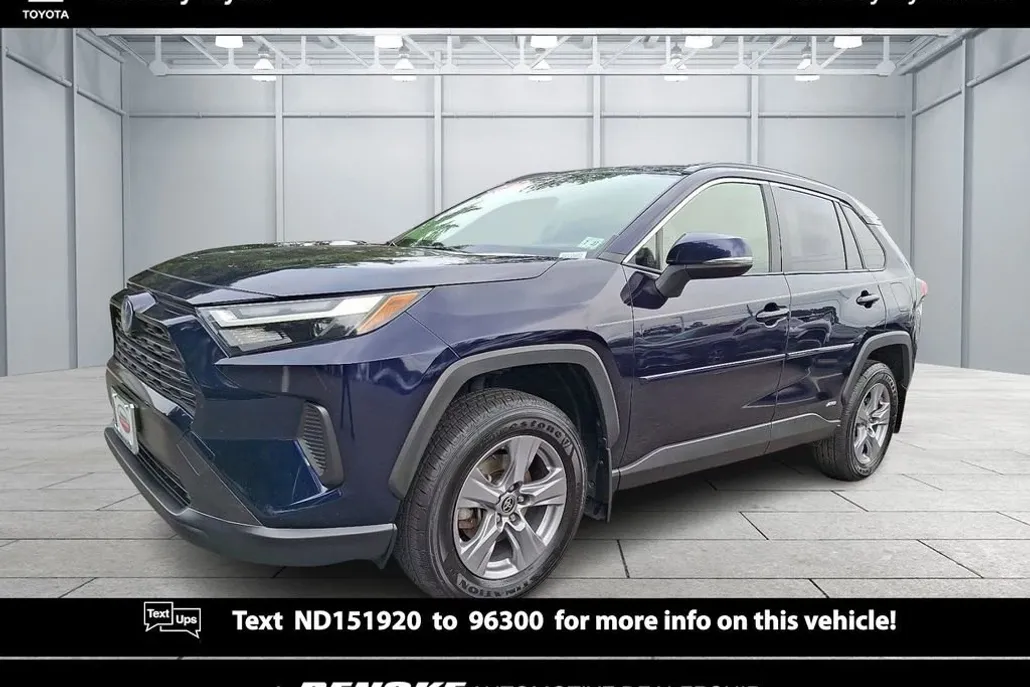 2022 Toyota RAV4 Hybrid XLE photo 1