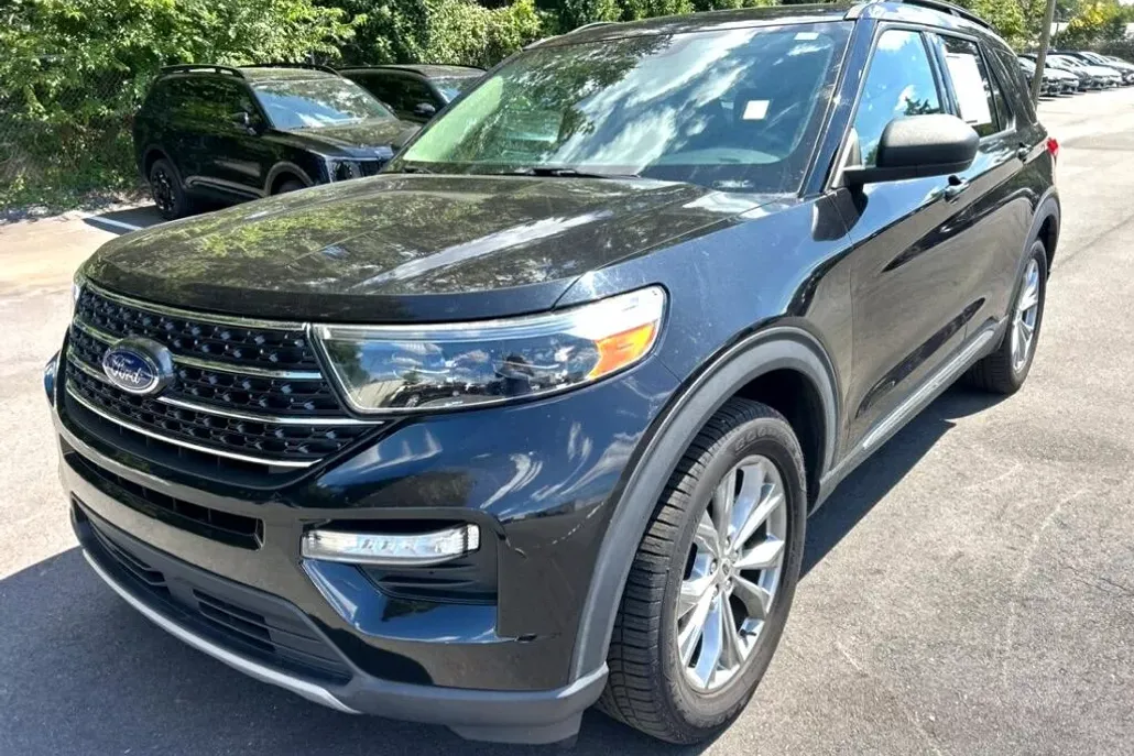 2020 Ford Explorer XLT photo 1