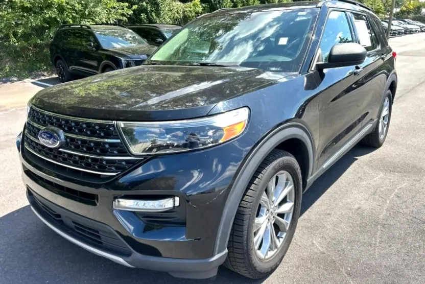 2020 Ford Explorer XLT photo 1