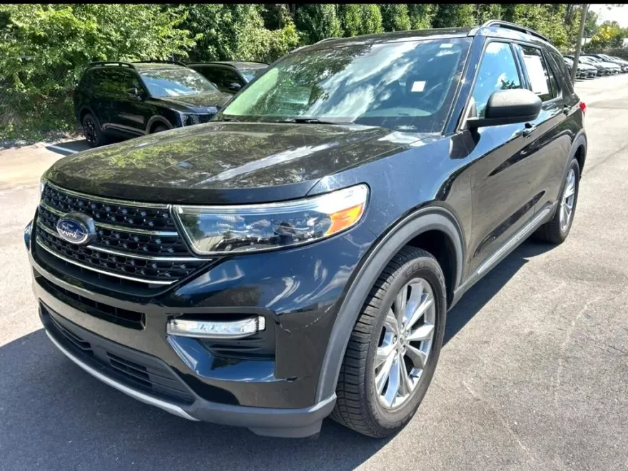 2020 Ford Explorer XLT photo 1