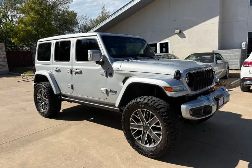 2024 Jeep Wrangler High Altitude 4xe photo 1
