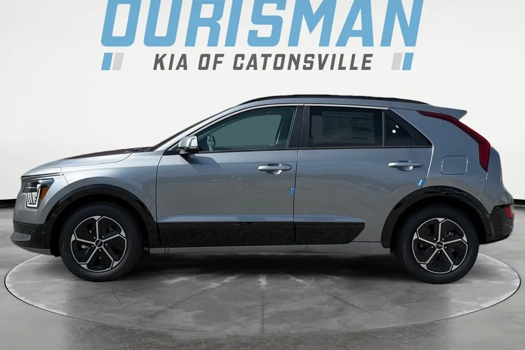 2025 Kia Niro SX photo 1