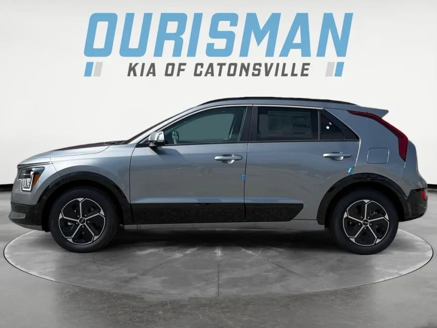 2025 Kia Niro SX photo 1