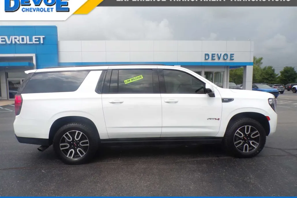 2021 Gmc Yukon XL AT4 photo 1