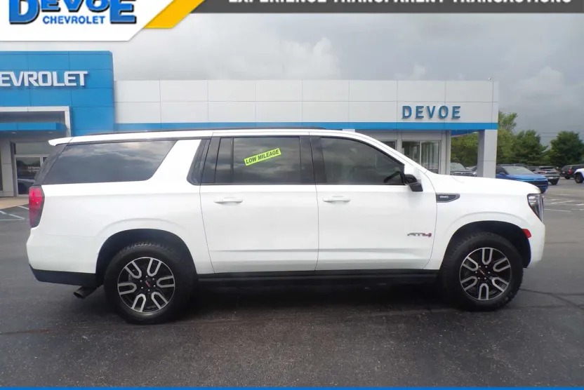 2021 Gmc Yukon XL AT4 photo 1