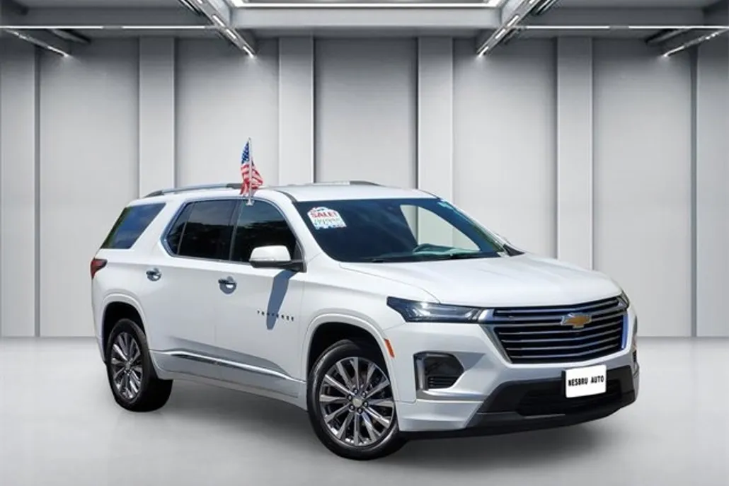 2023 Chevrolet Traverse Premier photo 1
