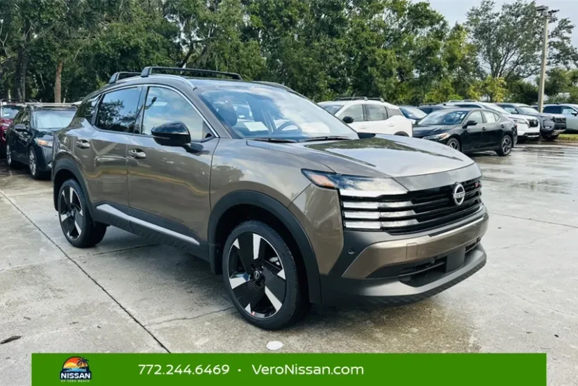2026 Nissan Kicks SR photo 1