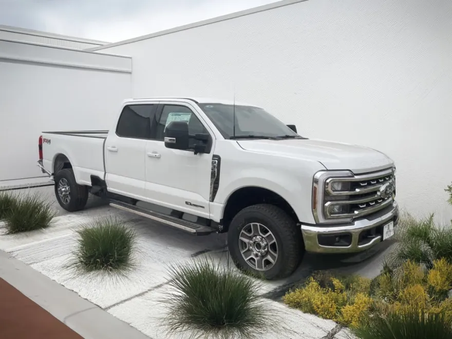 2025 Ford F-350 photo 1