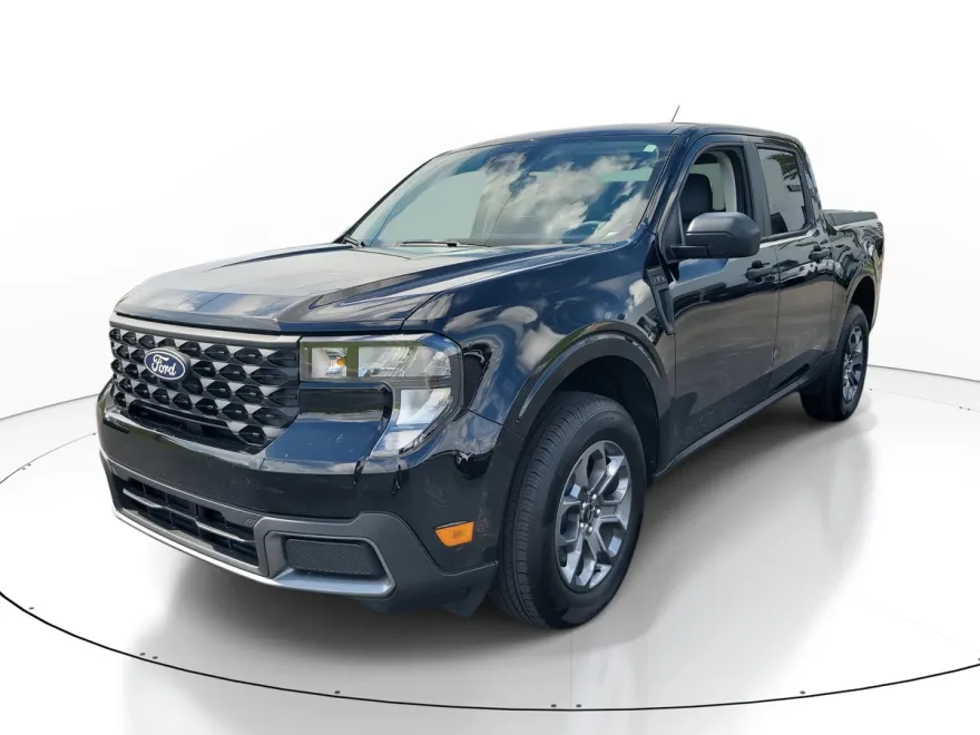2025 Ford Maverick XLT photo 1