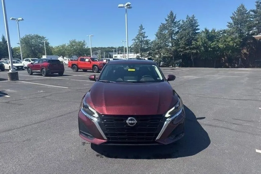 2023 Nissan Altima 2.5 SL photo 1