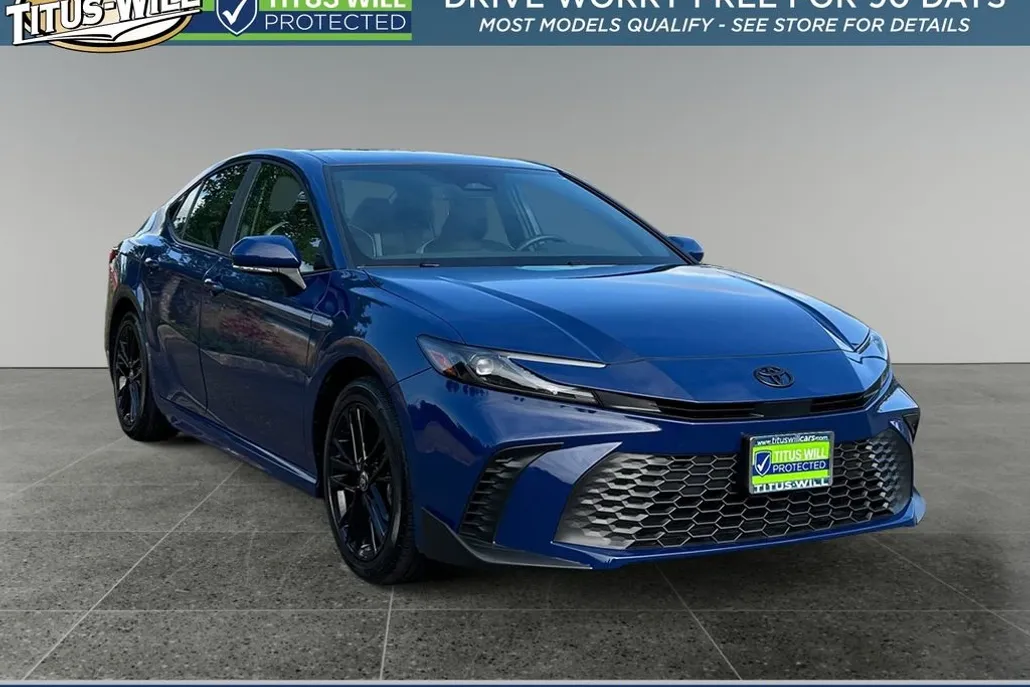 2025 Toyota Camry SE photo 1