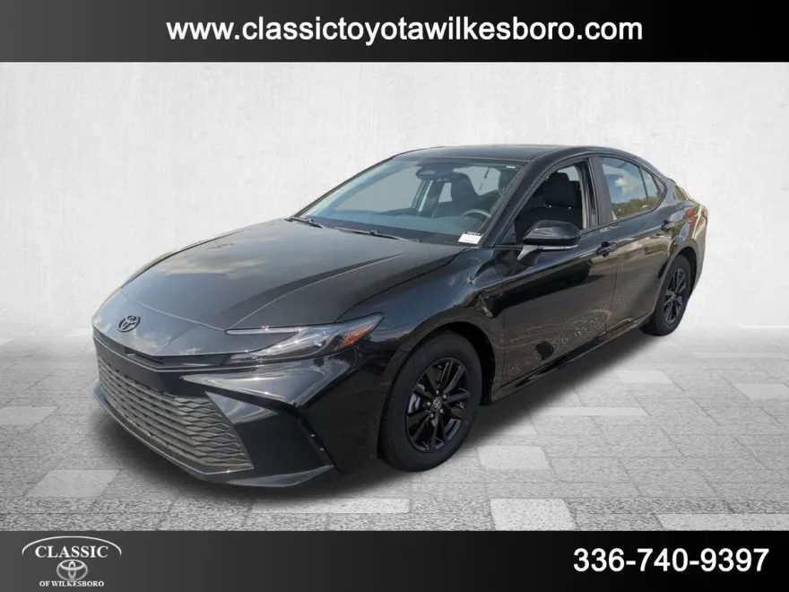 2025 Toyota Camry LE photo 1