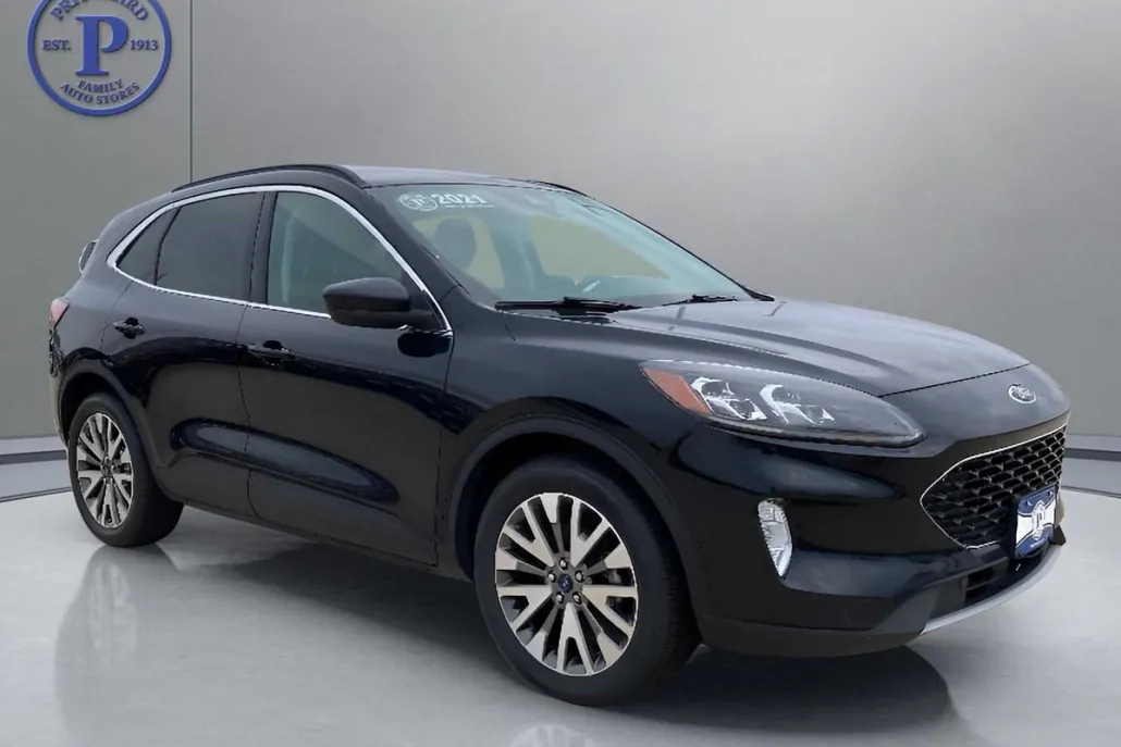 2021 Ford Escape Titanium Hybrid photo 1