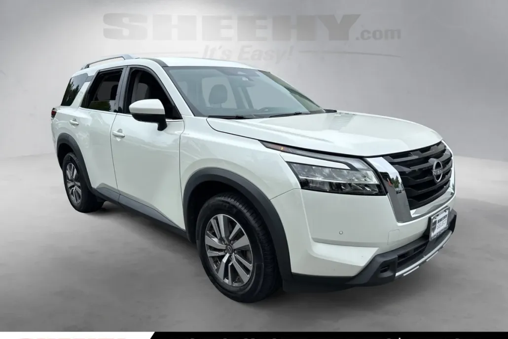 2023 Nissan Pathfinder SL photo 1