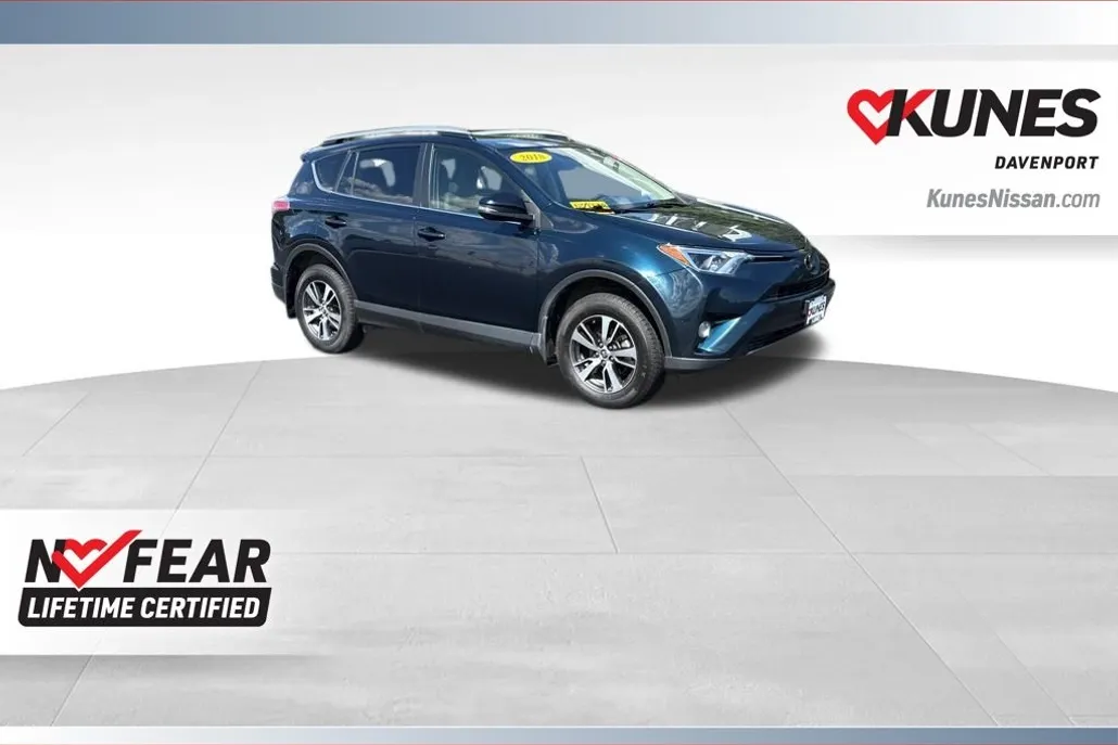 2018 Toyota RAV4 XLE photo 1