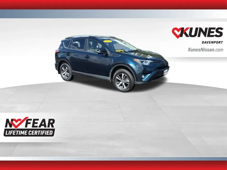 2018 Toyota RAV4 XLE photo 1