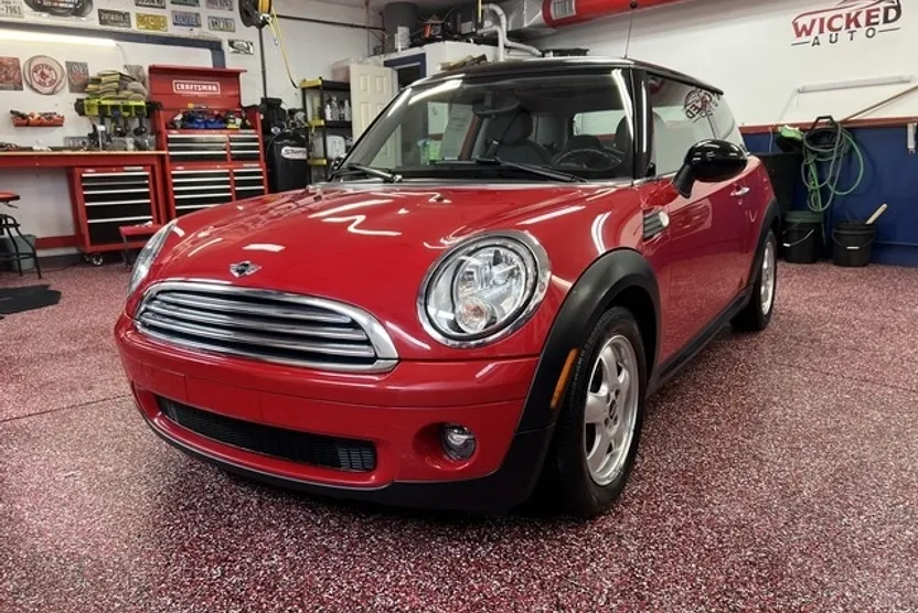 2009 Mini Cooper Base photo 1