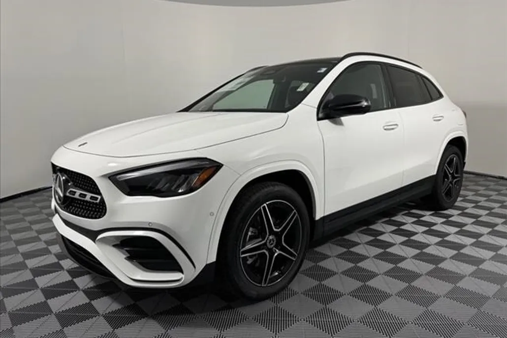 2025 Mercedes Benz GLA 250 4MATIC photo 1