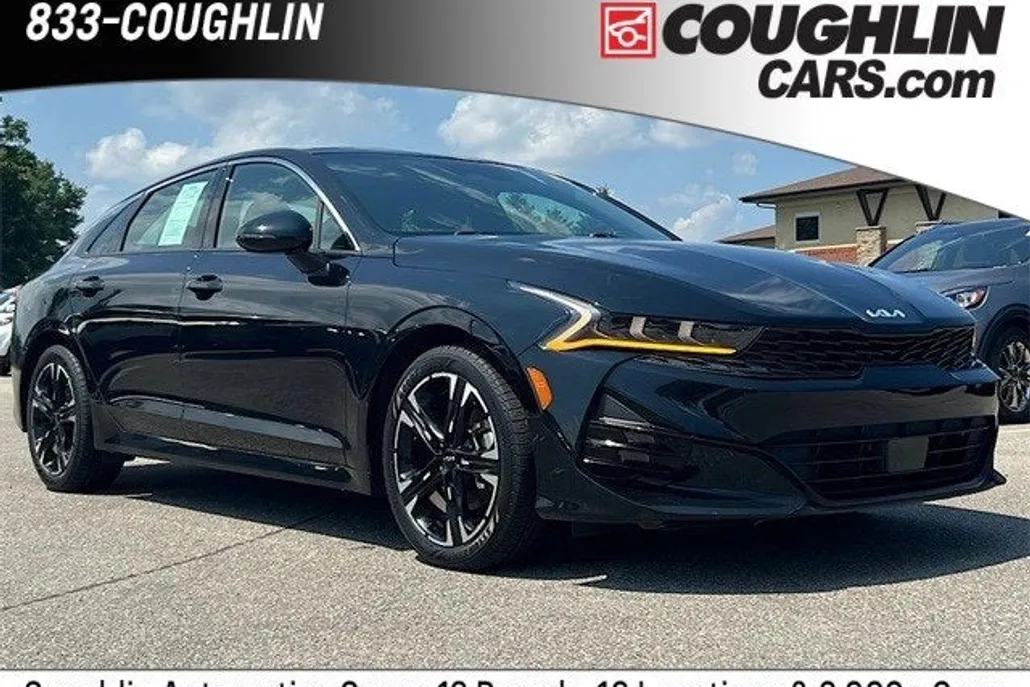 2022 Kia K5 GT-Line photo 1
