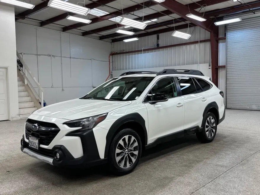 2024 Subaru Outback Limited photo 1
