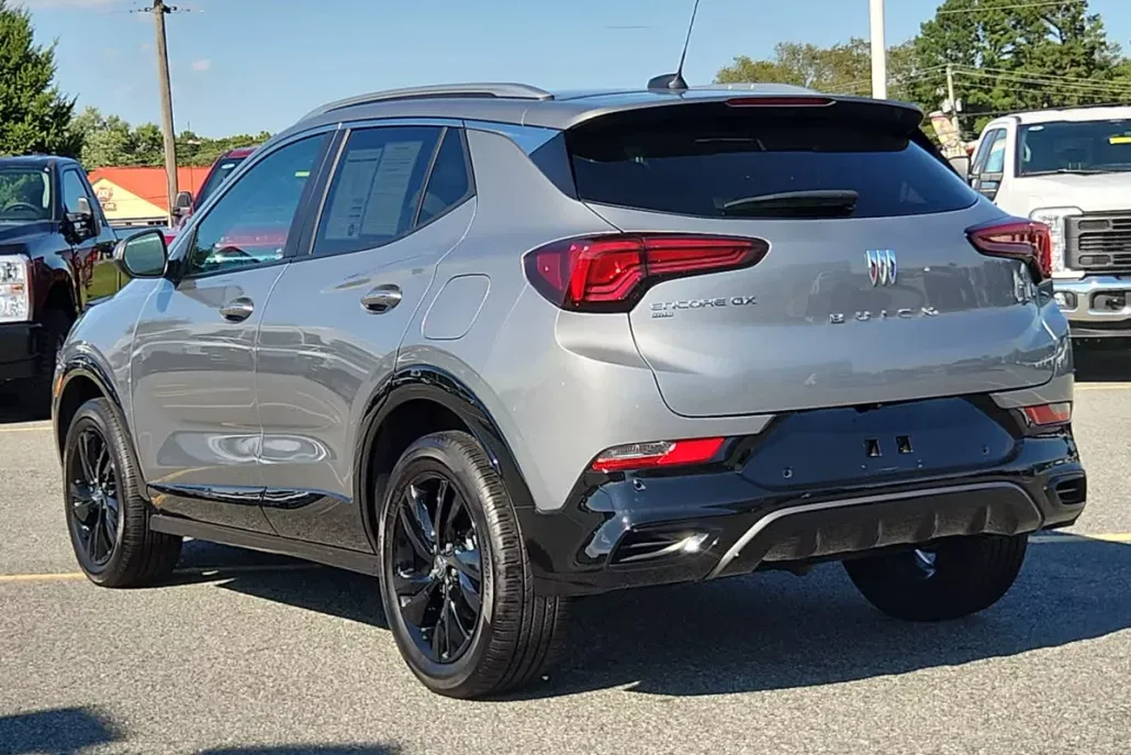 2024 Buick Encore GX Sport Touring photo 1