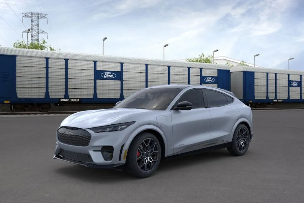 2025 Ford Mustang Mach-E GT photo 1