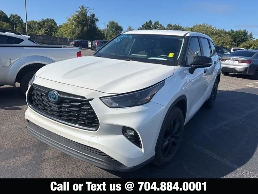 2024 Toyota Highlander Hybrid XLE photo 1