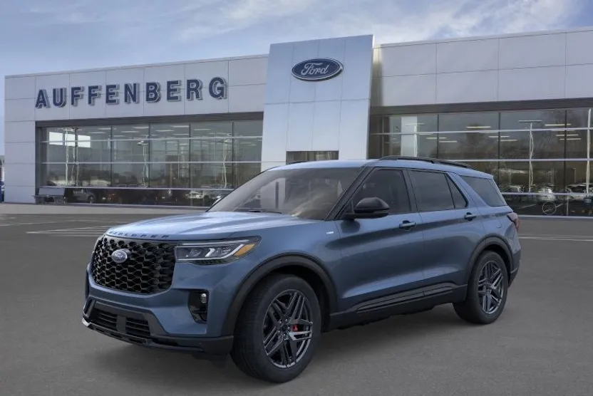 2025 Ford Explorer ST-Line photo 1