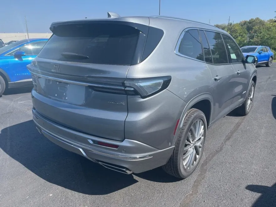 2026 Buick Enclave Avenir photo 1