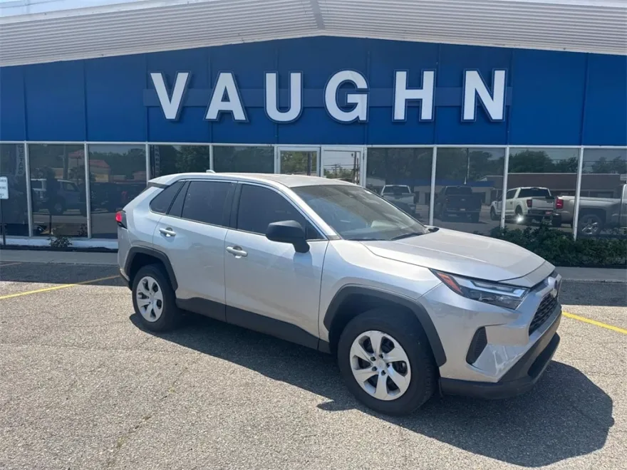 2023 Toyota RAV4 LE photo 1