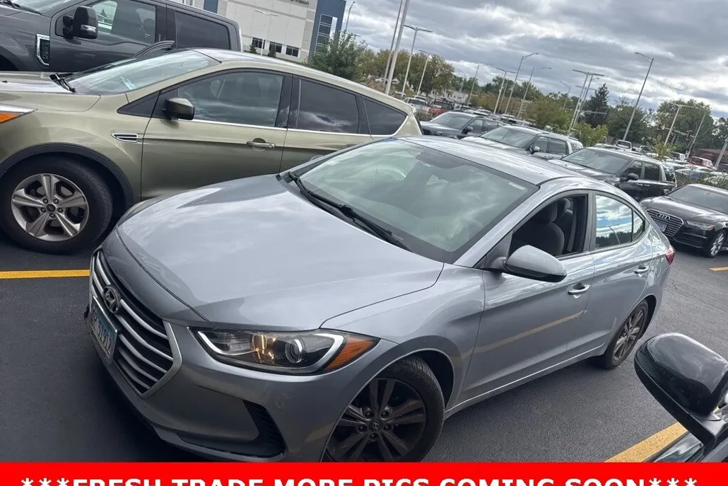 2017 Hyundai Elantra SE photo 1